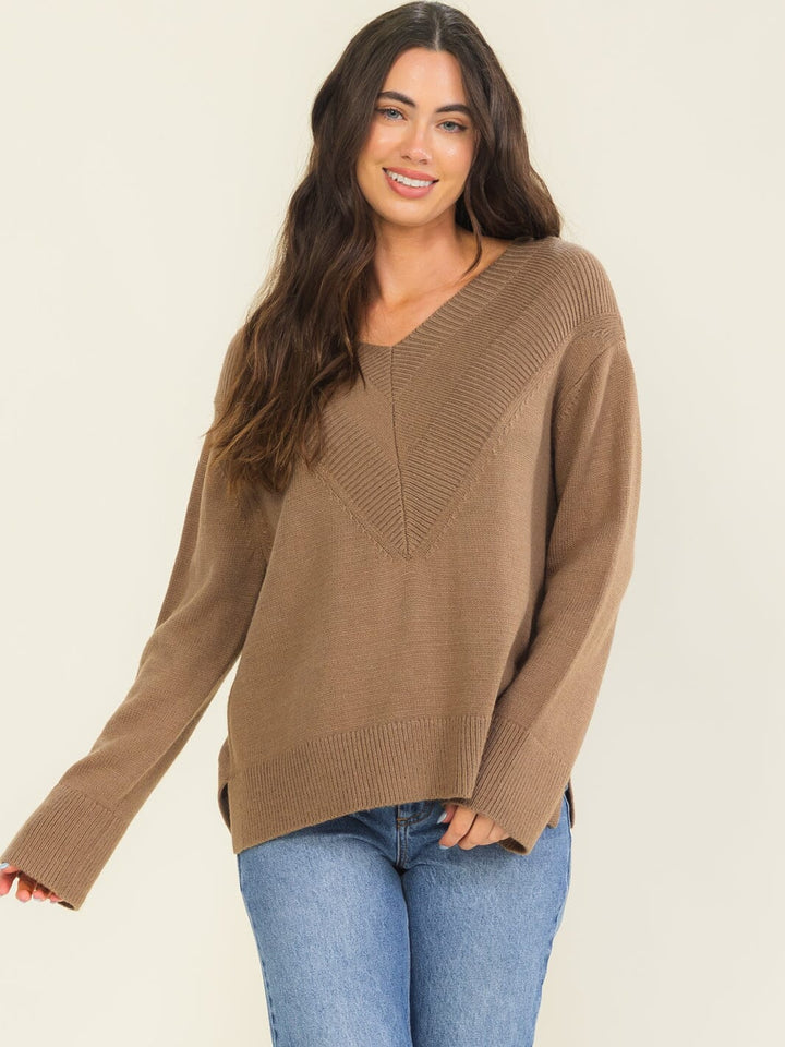 WOMEN'S LONG SLEEVE V-NECK PULLOVER SWEATER