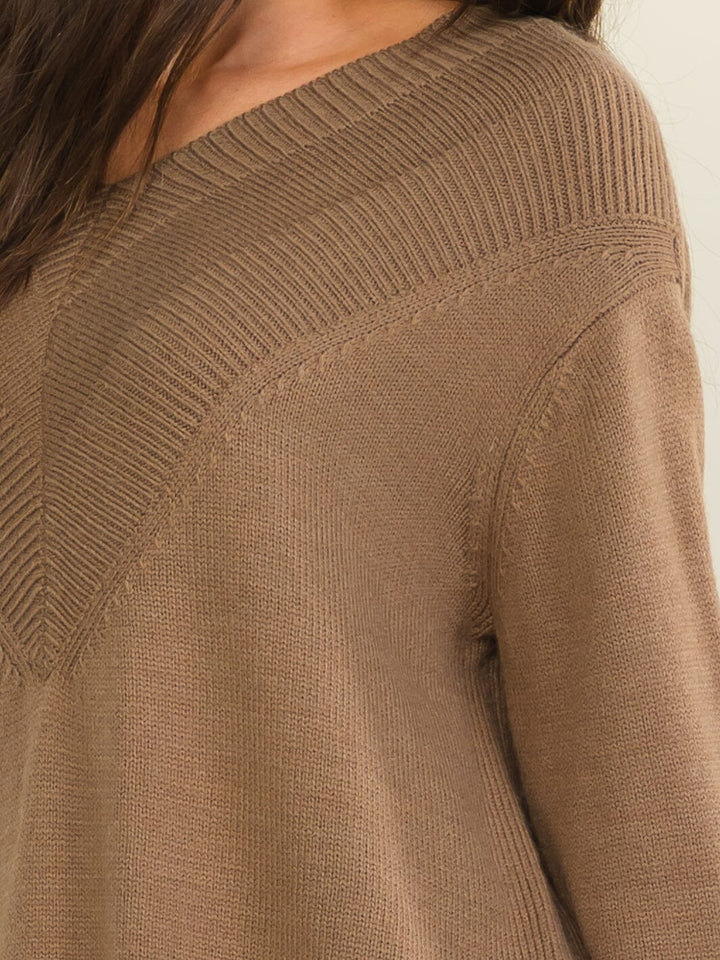 WOMEN'S LONG SLEEVE V-NECK PULLOVER SWEATER