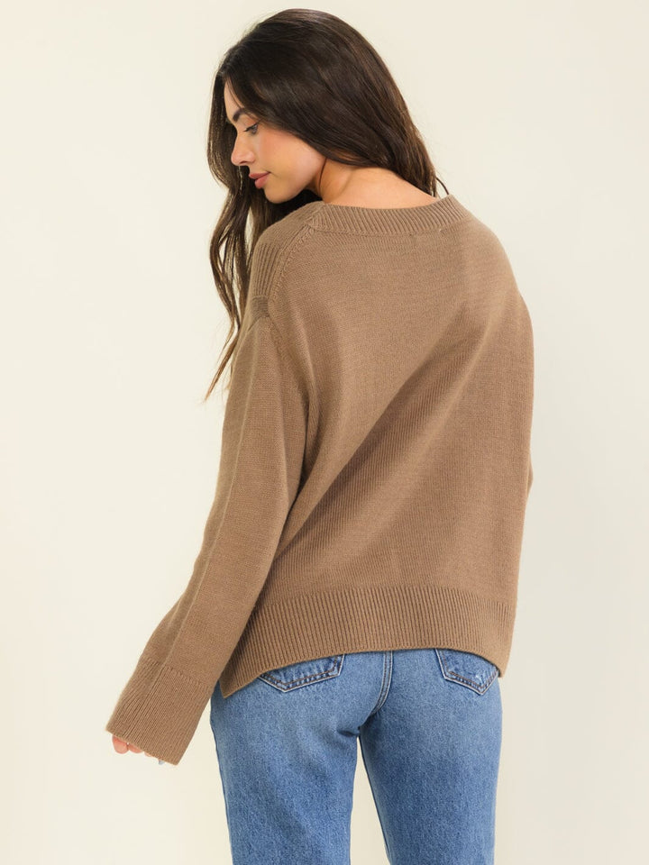 WOMEN'S LONG SLEEVE V-NECK PULLOVER SWEATER