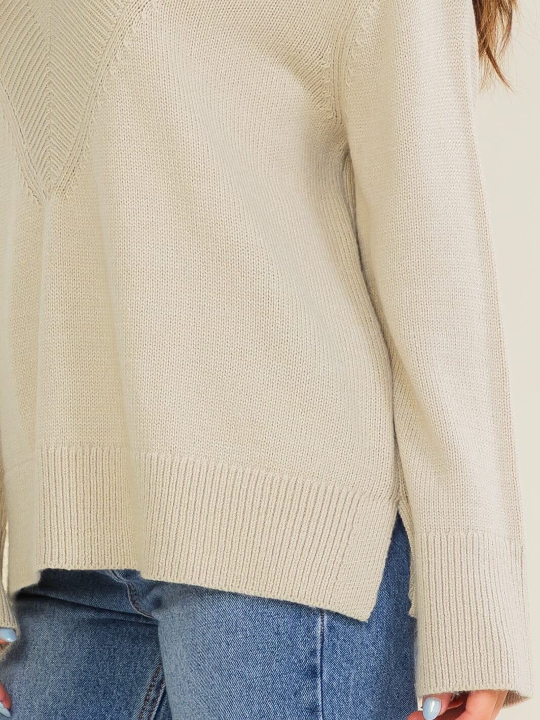 WOMEN'S LONG SLEEVE V-NECK PULLOVER SWEATER