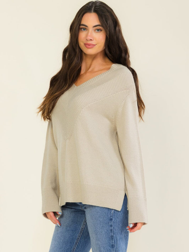 WOMEN'S LONG SLEEVE V-NECK PULLOVER SWEATER