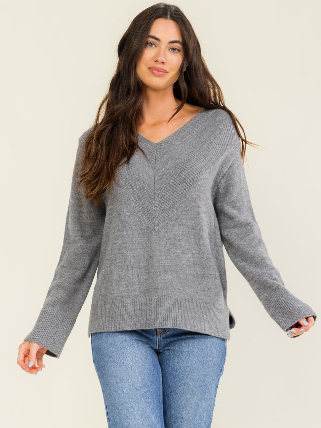 WOMEN'S LONG SLEEVE V-NECK PULLOVER SWEATER