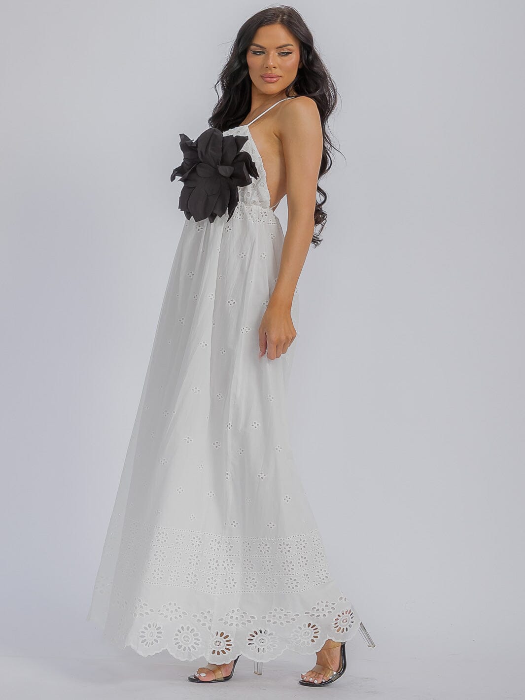 WOMEN'S SLEEVELESS V-NECK OPEN BACK EYELET FLOWER MAXI DRESS