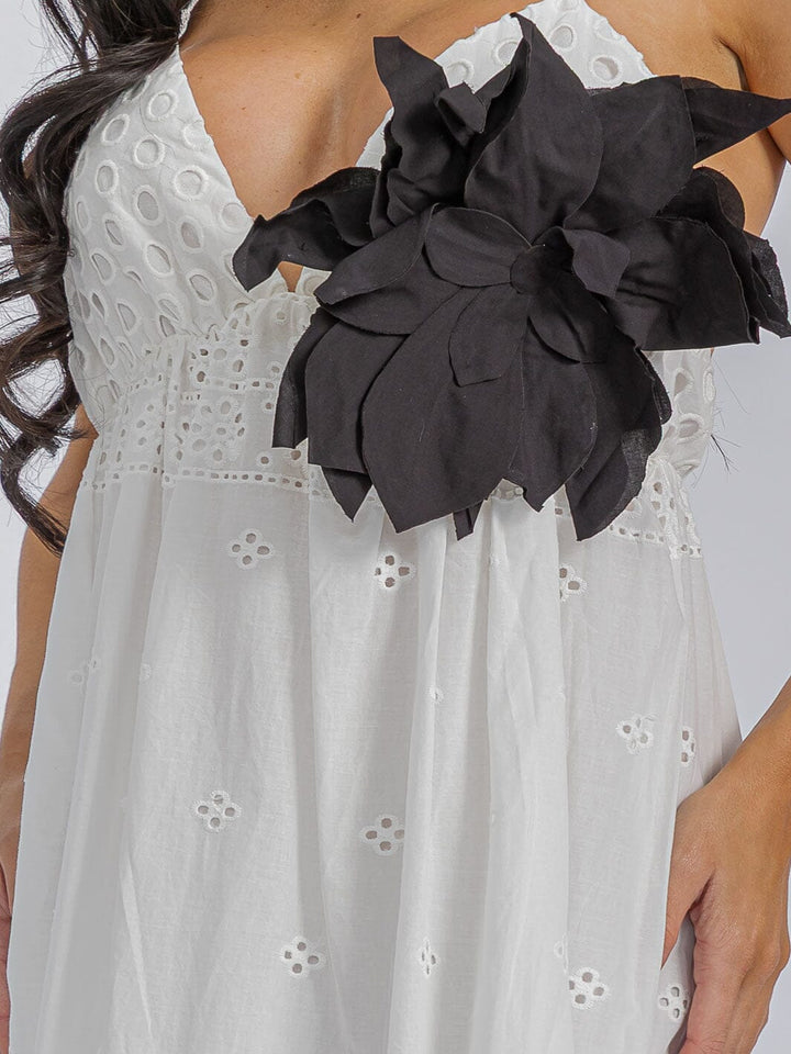 WOMEN'S SLEEVELESS V-NECK OPEN BACK EYELET FLOWER MAXI DRESS