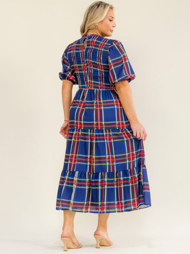 PLUS SIZE SHORT SLEEVE SMOCK PLAID TIERED MAXI DRESS
