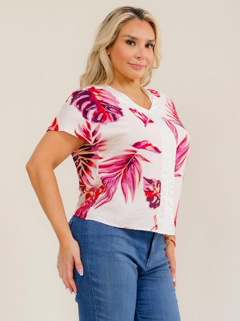 PLUS SIZE SHORT SLEEVE V-NECK LEAF PRINT BLOUSE