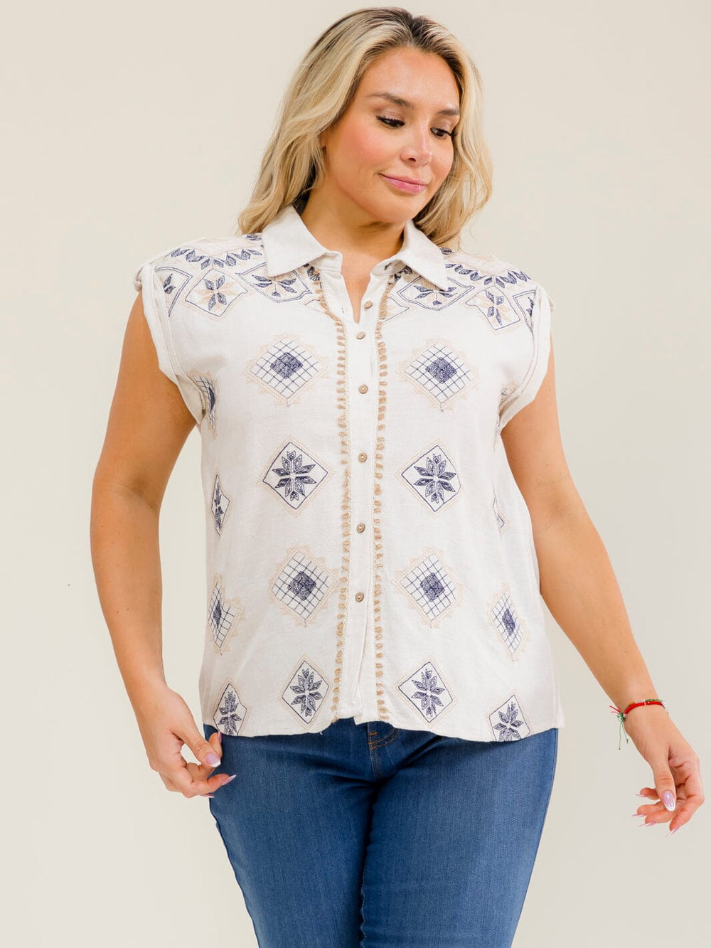 PLUS SIZE SHORT SLEEVE V-NECK BUTTON UP EMBROIDERY LINEN BLOUSE