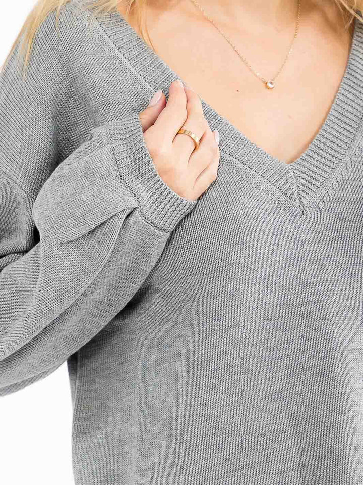 WOMEN'S LONG SLEEVE V-NECK PULLOVER SWEATER