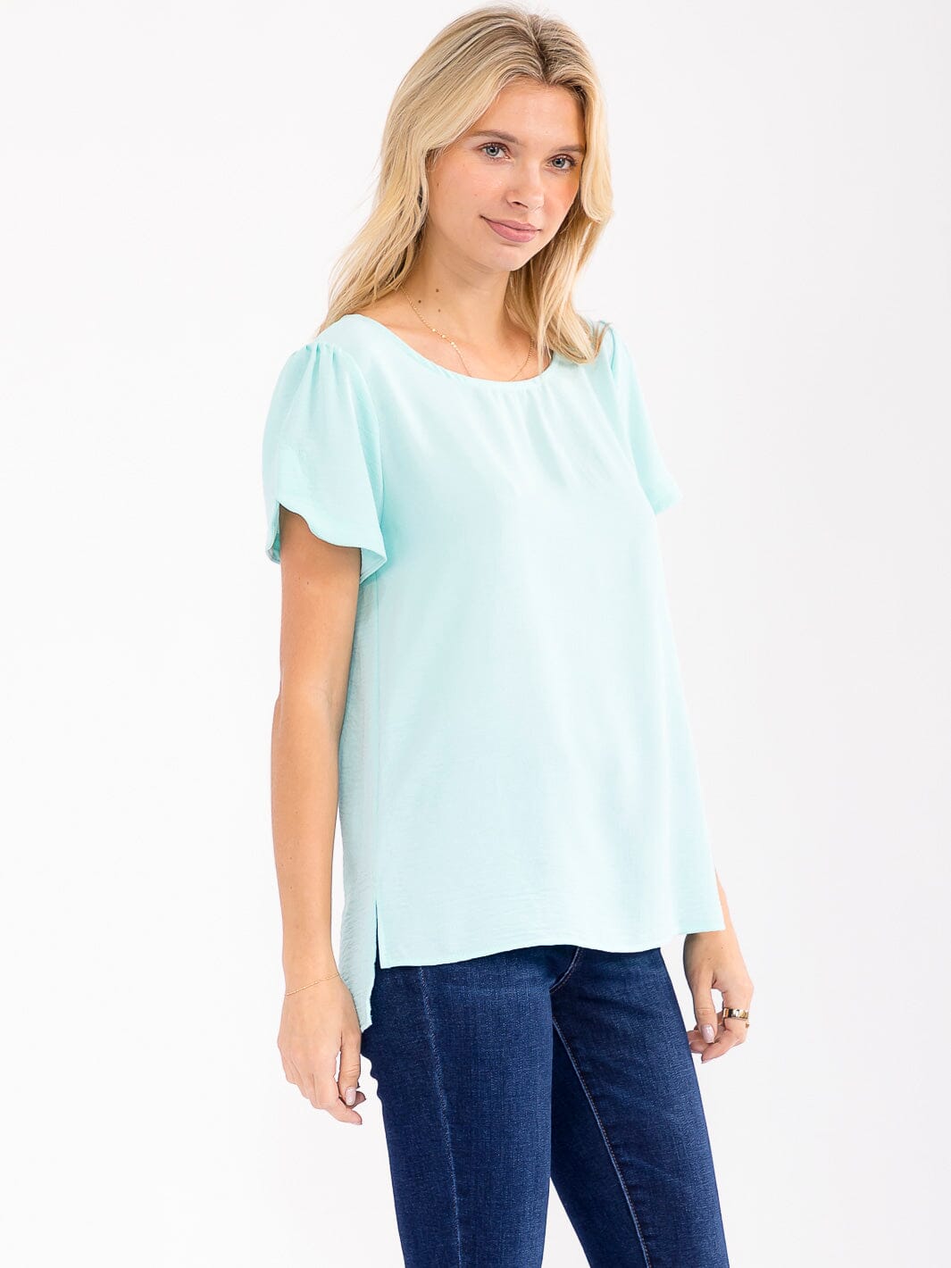 WOMEN'S SHORT DETAILED SLEEVE HIGH-LOW SOLID BLOUSE