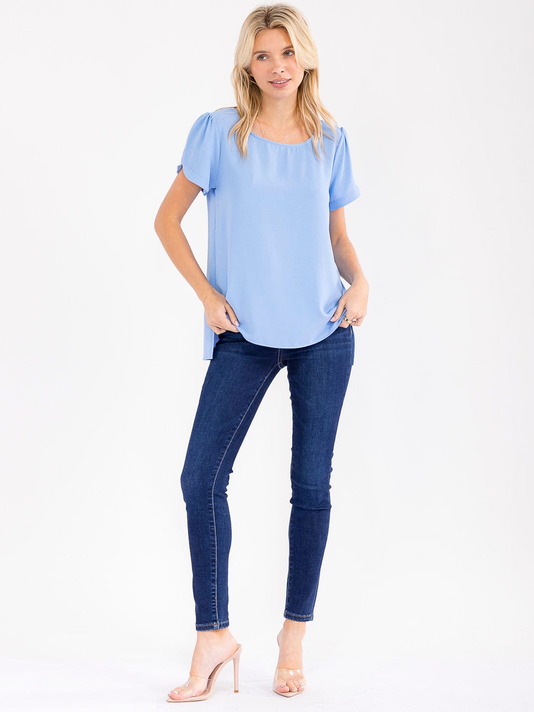 WOMEN'S SHORT DETAILED SLEEVE HIGH-LOW SOLID BLOUSE