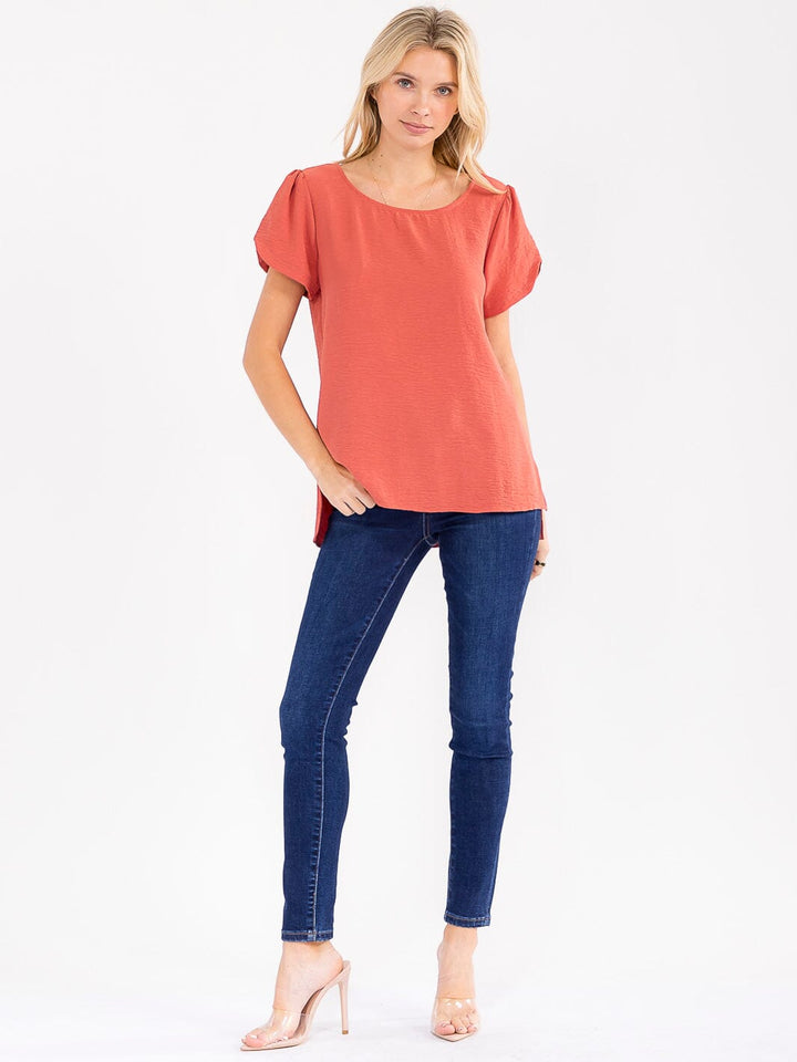 WOMEN'S SHORT DETAILED SLEEVE HIGH-LOW SOLID BLOUSE