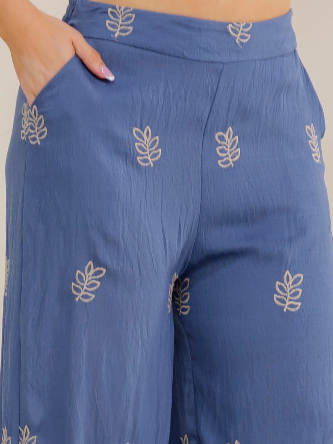 PLUS SIZE ELASTIC WAIST FRONT POCKETS FLORAL EMBROIDERY WIDE LEG PANTS