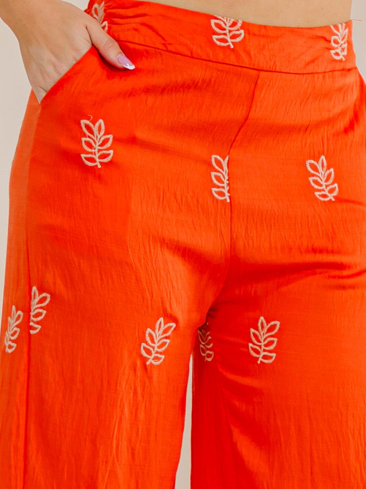 PLUS SIZE ELASTIC WAIST FRONT POCKETS FLORAL EMBROIDERY WIDE LEG PANTS
