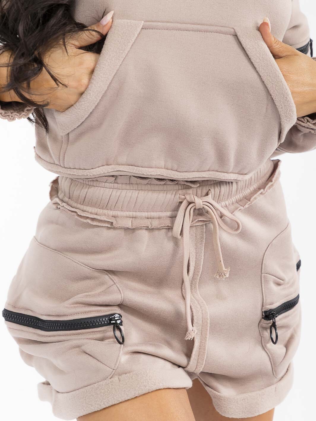 WOMEN'S LONG SLEEVE HOODIE & ELASTIC WAIST SHORTS ZIPPER DETAILED 2PC. SET