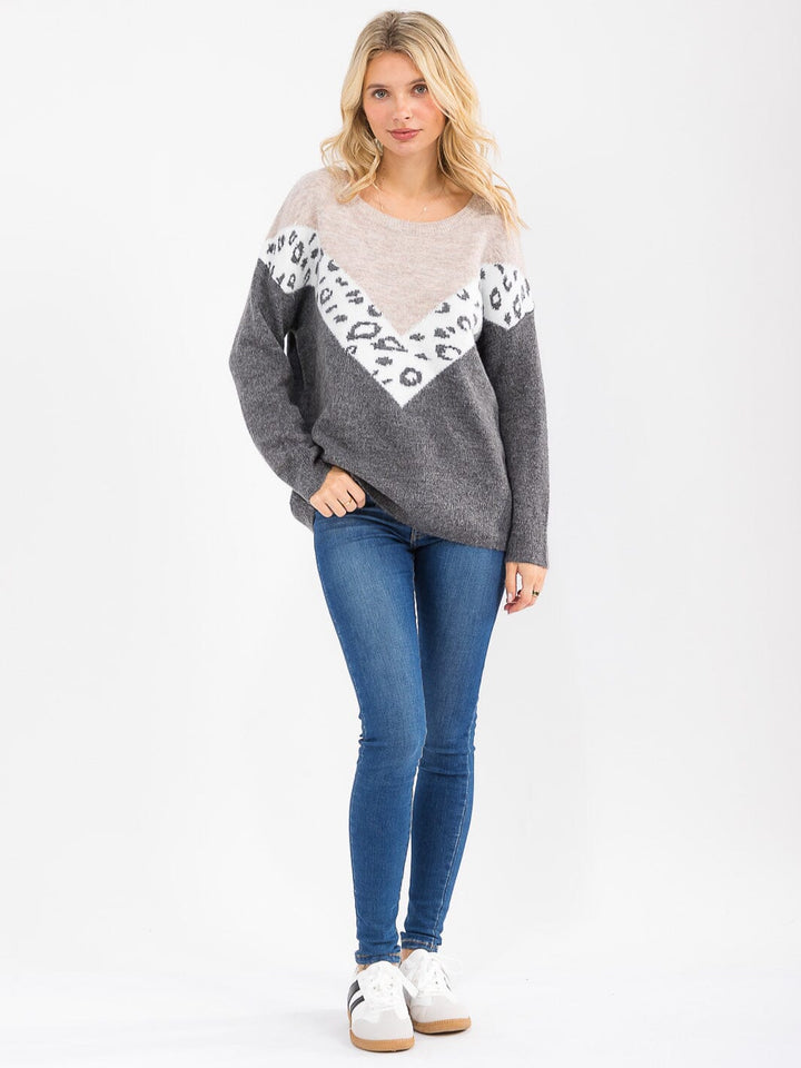 WOMEN'S LONG SLEEVE CHEVRON ANIMAL PRINT PULLOVER SWEATER
