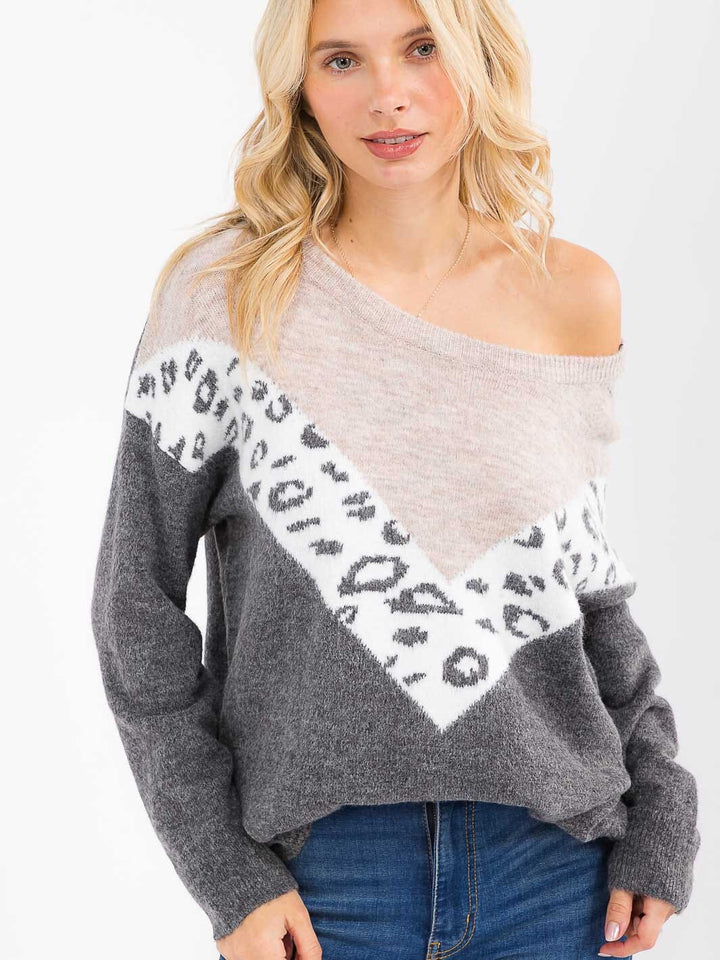 WOMEN'S LONG SLEEVE CHEVRON ANIMAL PRINT PULLOVER SWEATER