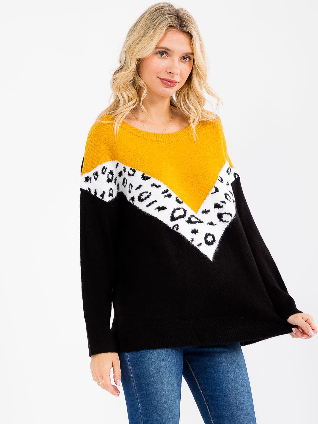 WOMEN'S LONG SLEEVE CHEVRON ANIMAL PRINT PULLOVER SWEATER