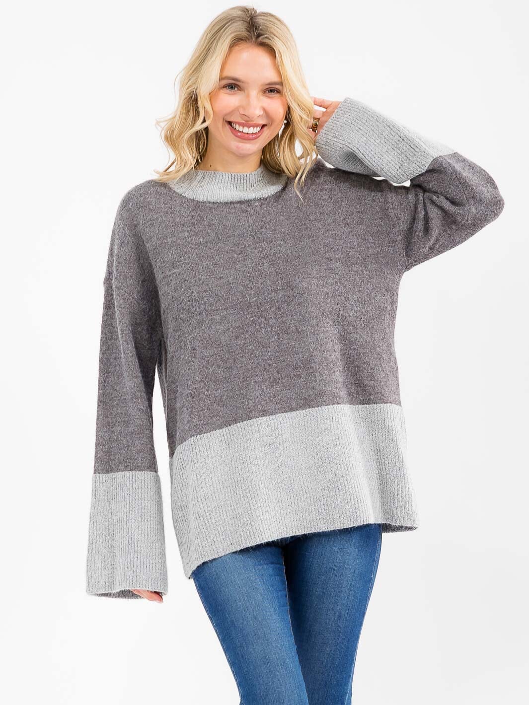 WOMEN'S LONG SLEEVE COLORBLOCK PULLOVER SWEATER
