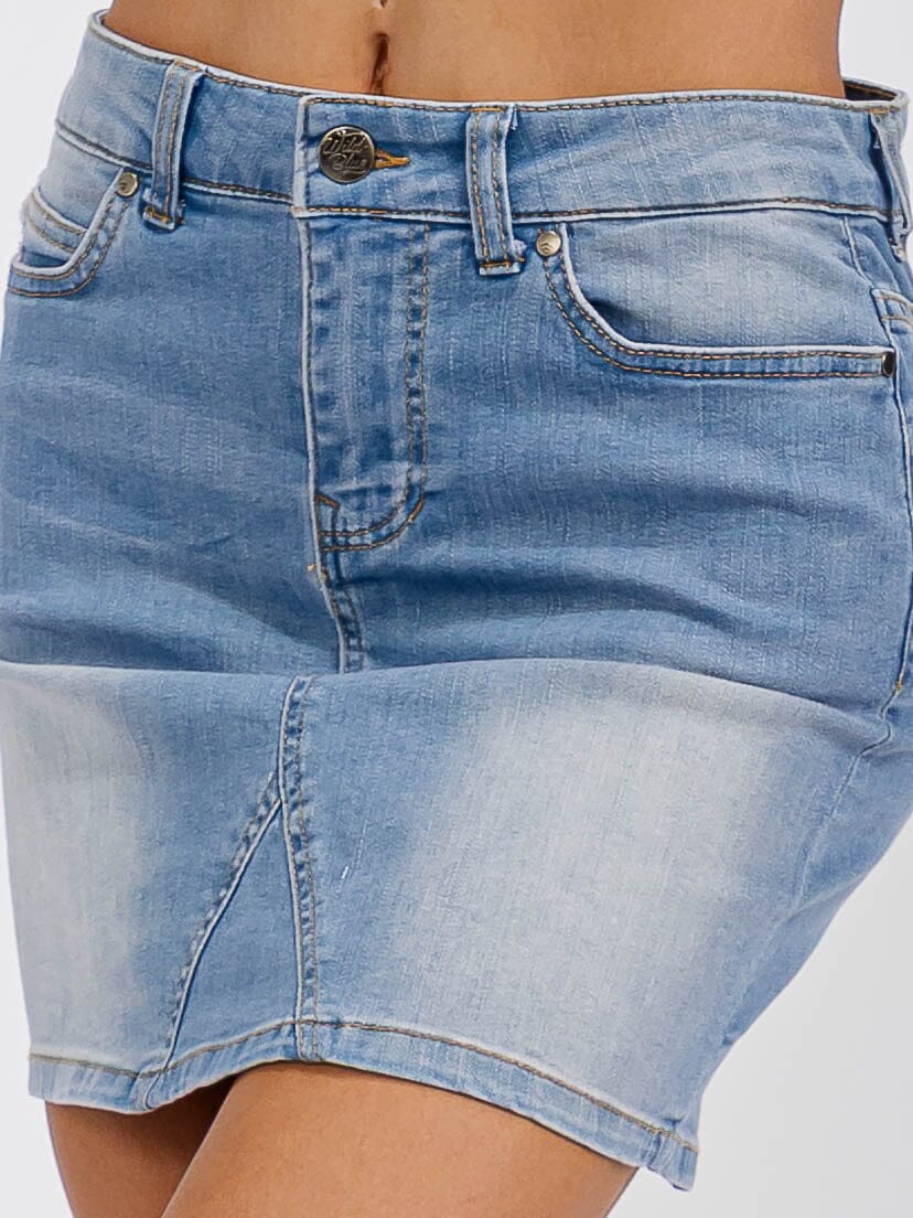 WOMEN'S BUTTON CLOSURE WASHED DENIM MINI SKIRT