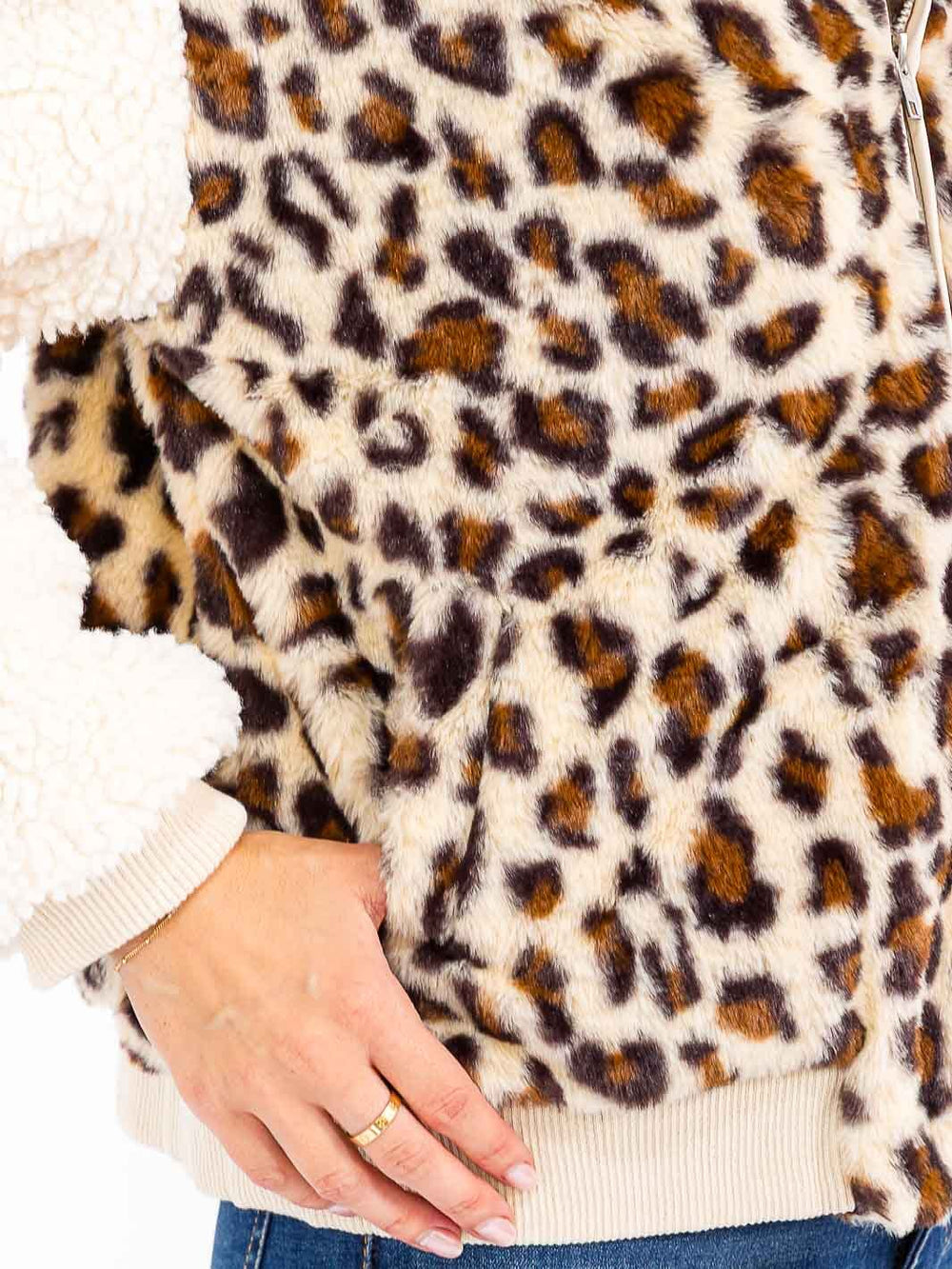 WOMEN'S LONG SLEEVE ZIP UP FRONT POCKETS ANIMAL PRINT SHERPA JACKET