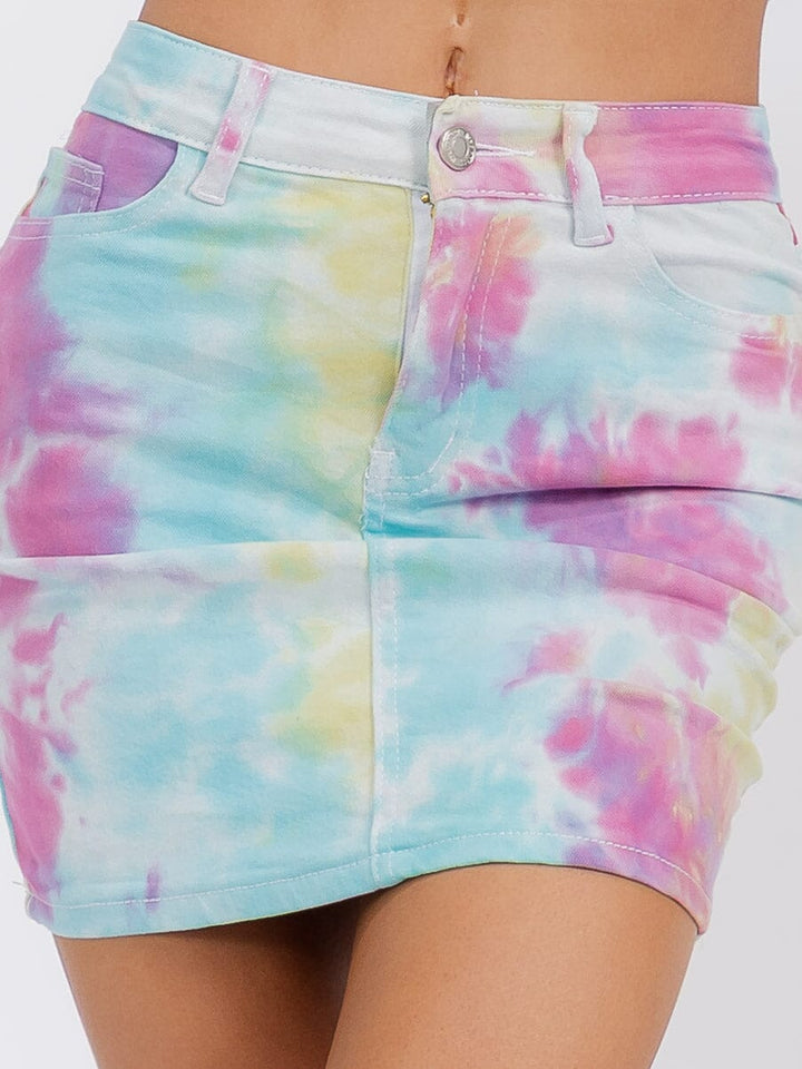 WOMEN'S BUTTON CLOSURE POCKETS TIE DYE DENIM MINI SKIRT