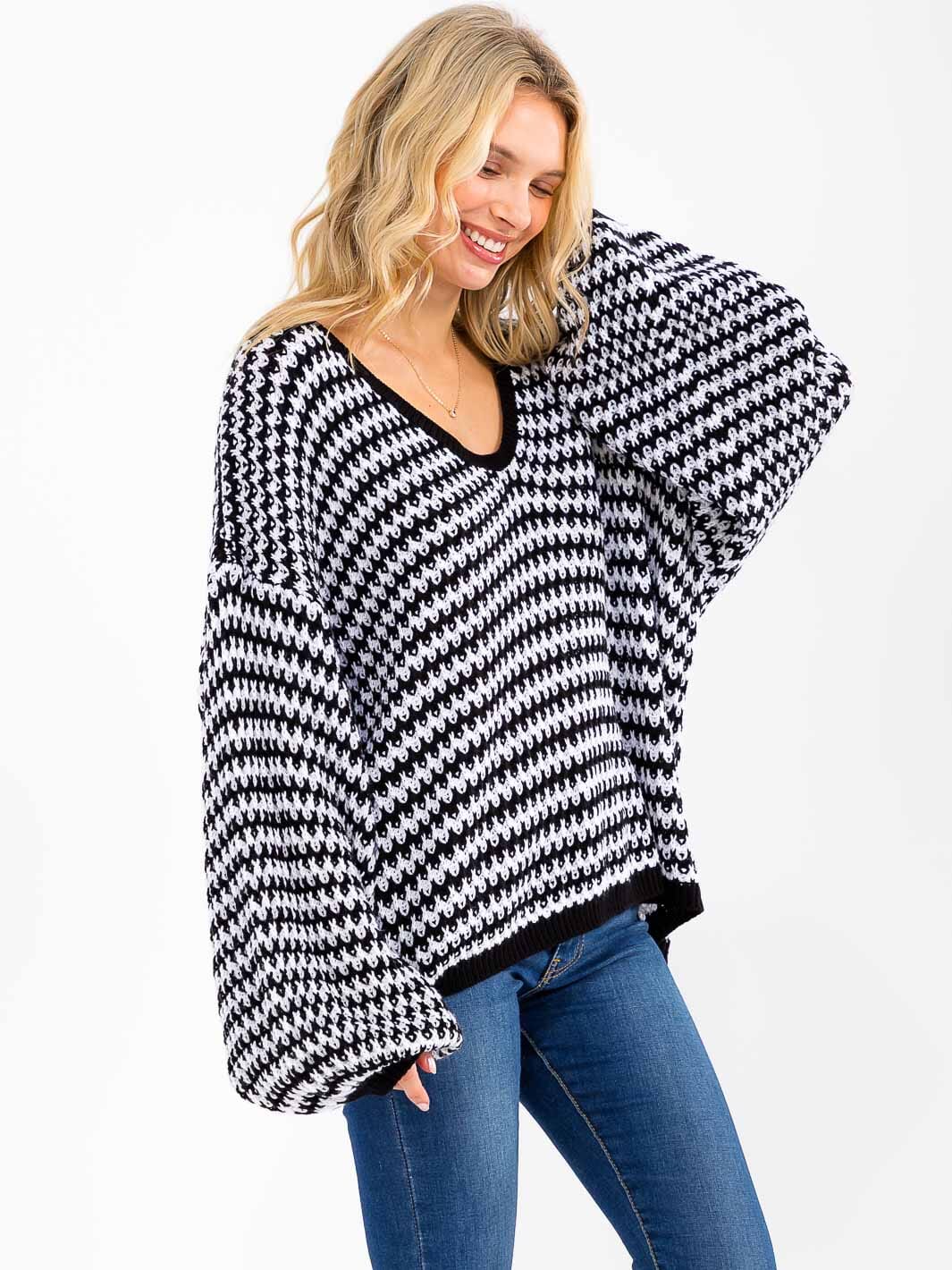 WOMEN'S LONG SLEEVE V-NECK COLORBLOCK OVERSIZED PULLOVER SWEATER