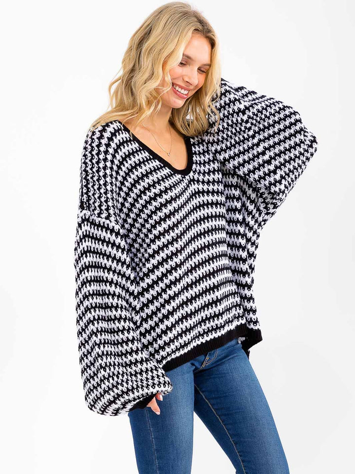 WOMEN'S LONG SLEEVE V-NECK COLORBLOCK OVERSIZED PULLOVER SWEATER