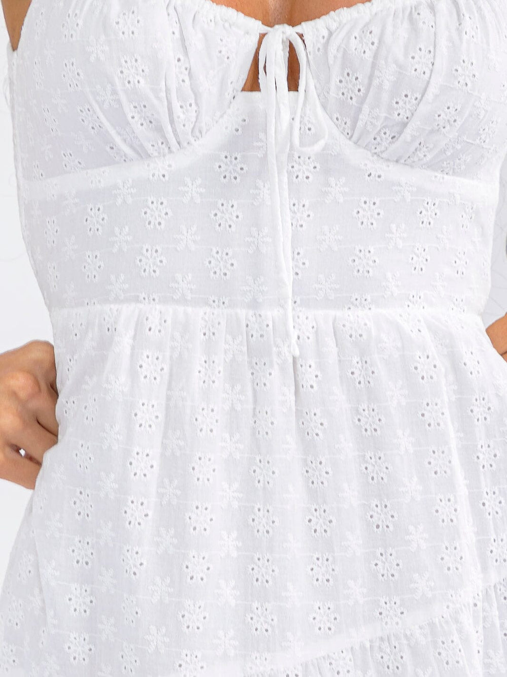 WOMEN'S SLEEVELESS SMOCK EYELET DETAILED MAXI DRESS