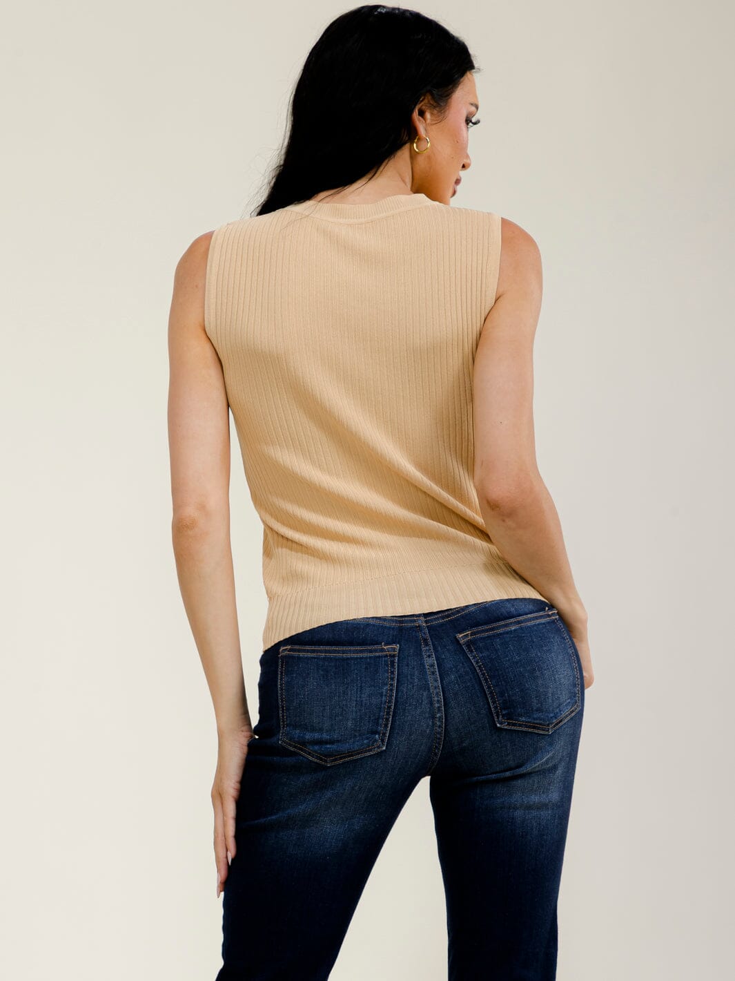 WOMEN'S SLEEVELESS RIBBED TANK TOP