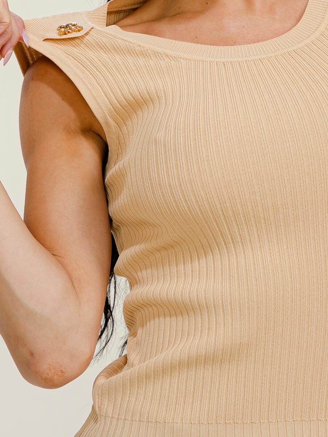 WOMEN'S SLEEVELESS RIBBED TANK TOP