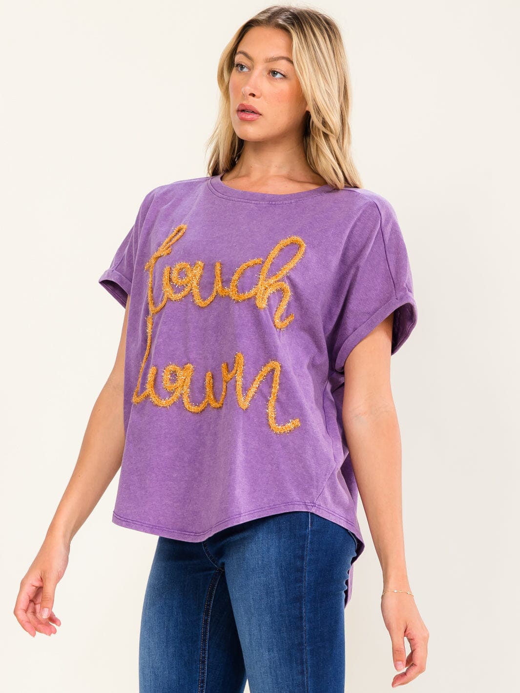 WOMEN'S SHORT SLEEVE HIGH-LOW TOUCHDOWN WASHED TOP