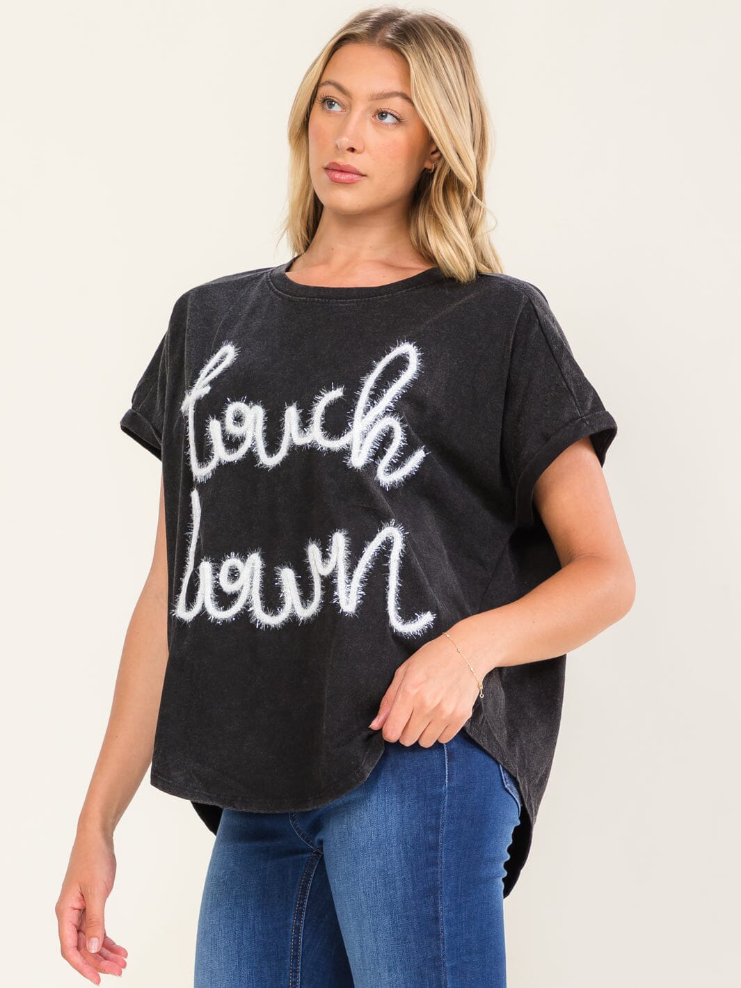 WOMEN'S SHORT SLEEVE HIGH-LOW TOUCHDOWN WASHED TOP