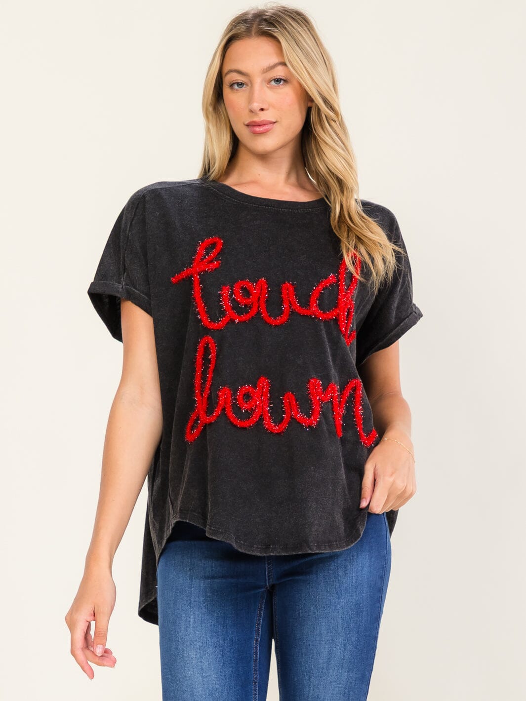 WOMEN'S SHORT SLEEVE HIGH-LOW TOUCHDOWN WASHED TOP