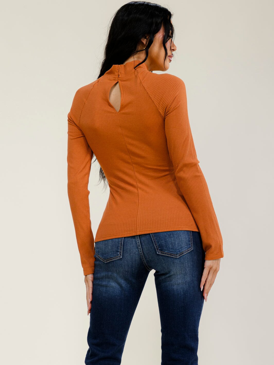 WOMEN'S LONG SLEEVE MOCK NECK RIBBED TOP