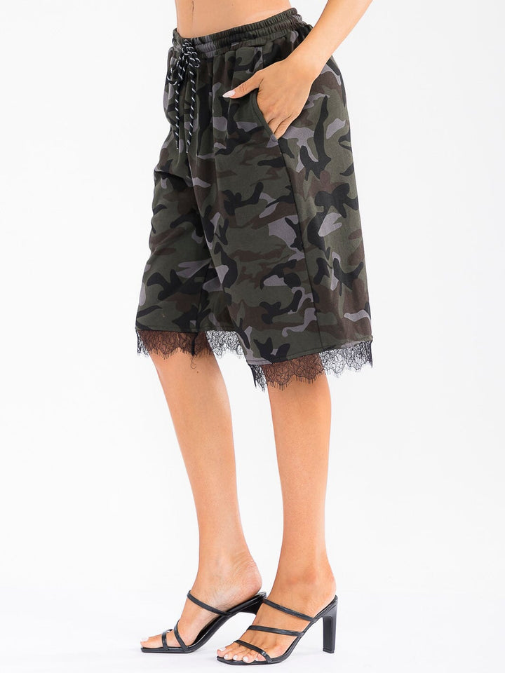 WOMEN'S ELASTIC WAIST SELF TIE POCKETS LACE TRIM CAMO PRINT BERMUDA
