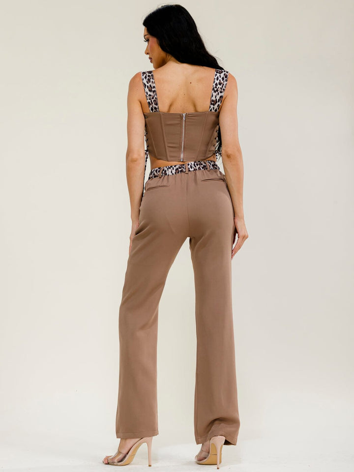 WOMEN'S SLEEVELESS CROP TOP & BUTTON CLOSURE POCKETS STRAIGHT LEG PANTS ANIMAL PRINT DETAILED 2PC. SET