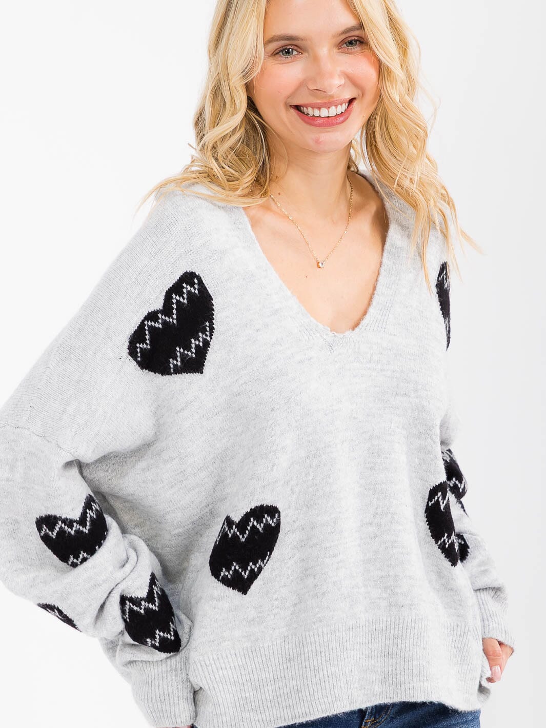 WOMEN'S LONG SLEEVE V-NECK HEART PRINT KNIT PULLOVER SWEATER