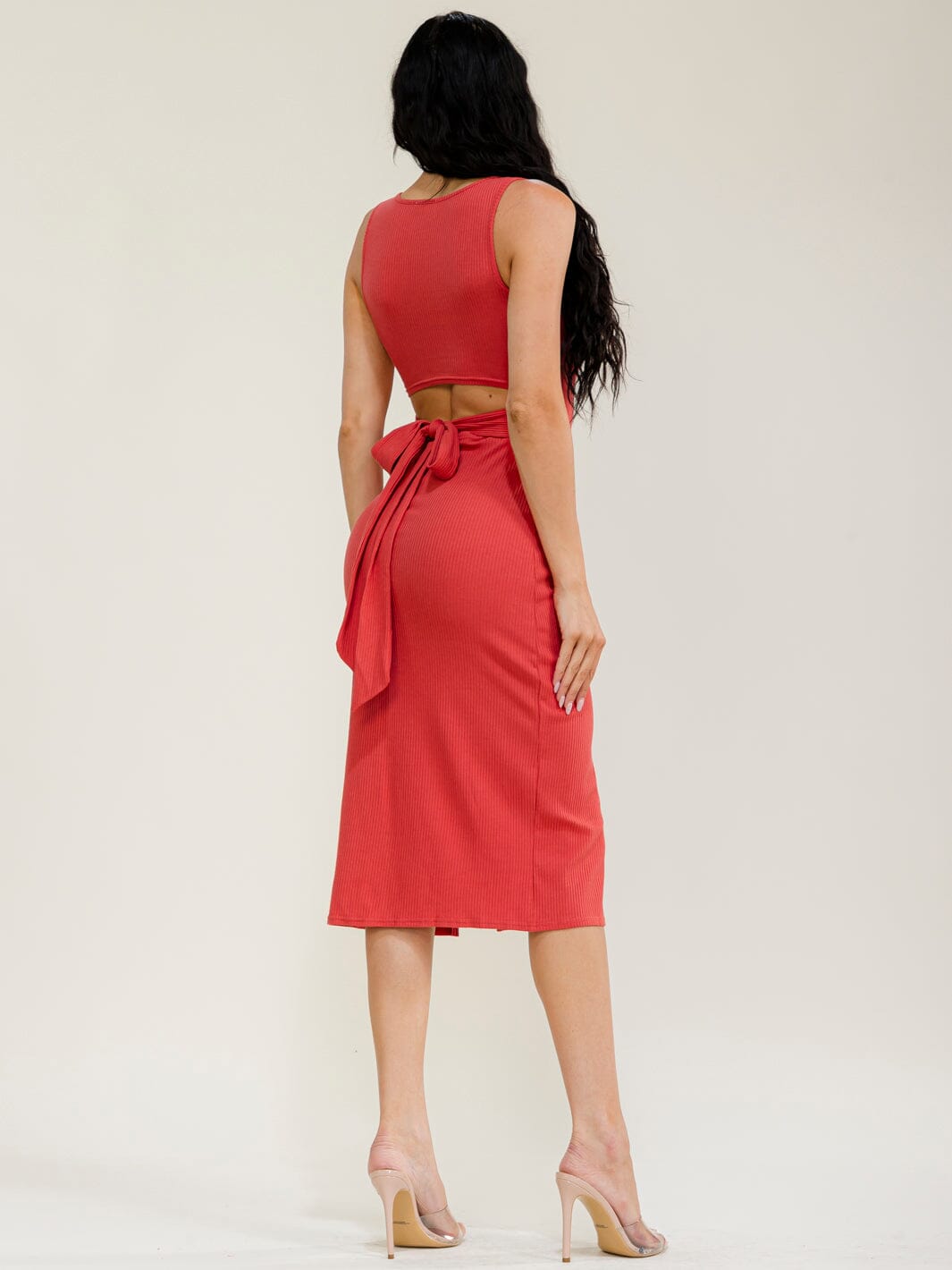WOMEN'S SLEEVELESS FRONT SLIT OPEN BACK RIBBED MIDI DRESS