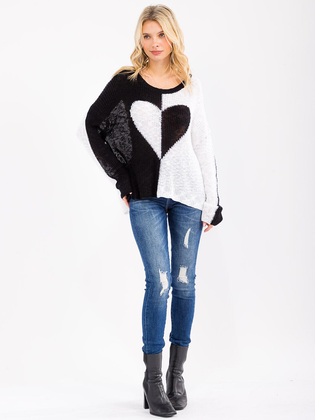 WOMEN'S LONG SLEEVE COLORBLOCK HEART PRINT KNIT PULLOVER SWEATER