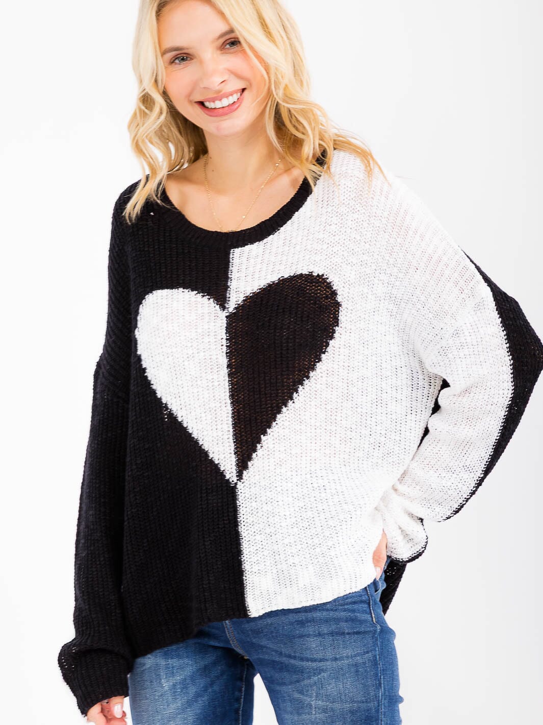 WOMEN'S LONG SLEEVE COLORBLOCK HEART PRINT KNIT PULLOVER SWEATER