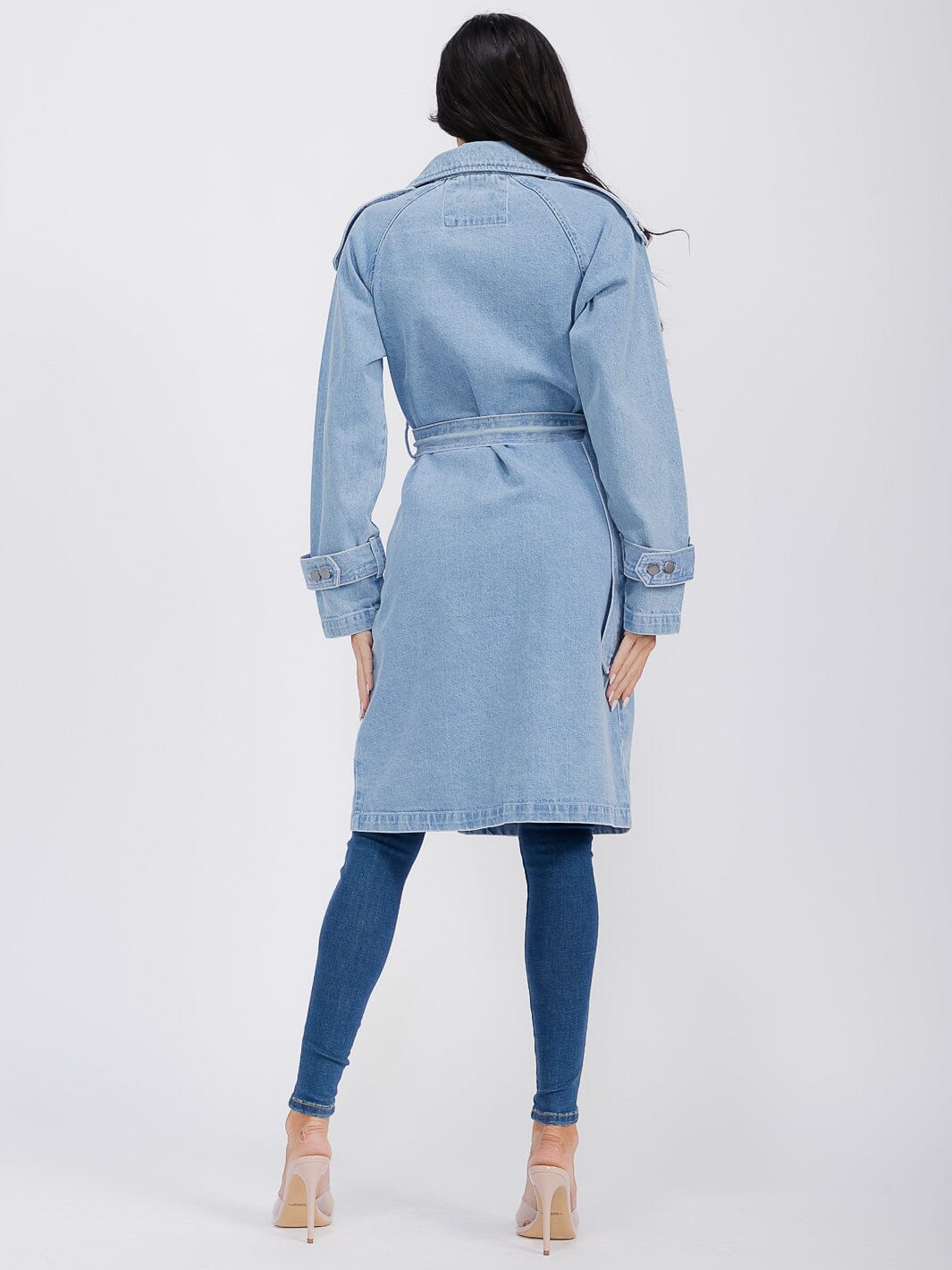 WOMEN'S LONG SLEEVE BUTTON CLOSURE FRONT POCKETS BELTED DENIM COAT