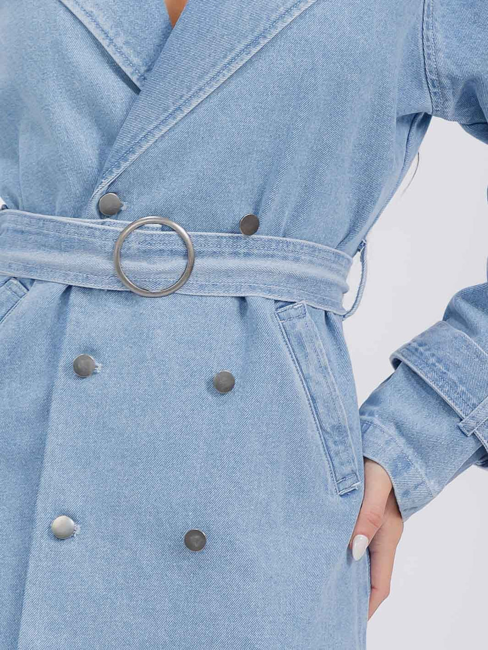 WOMEN'S LONG SLEEVE BUTTON CLOSURE FRONT POCKETS BELTED DENIM COAT
