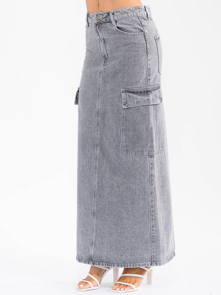 WOMEN'S BUTTON CLOSURE CARGO POCKETS WASHED DENIM MAXI SKIRT