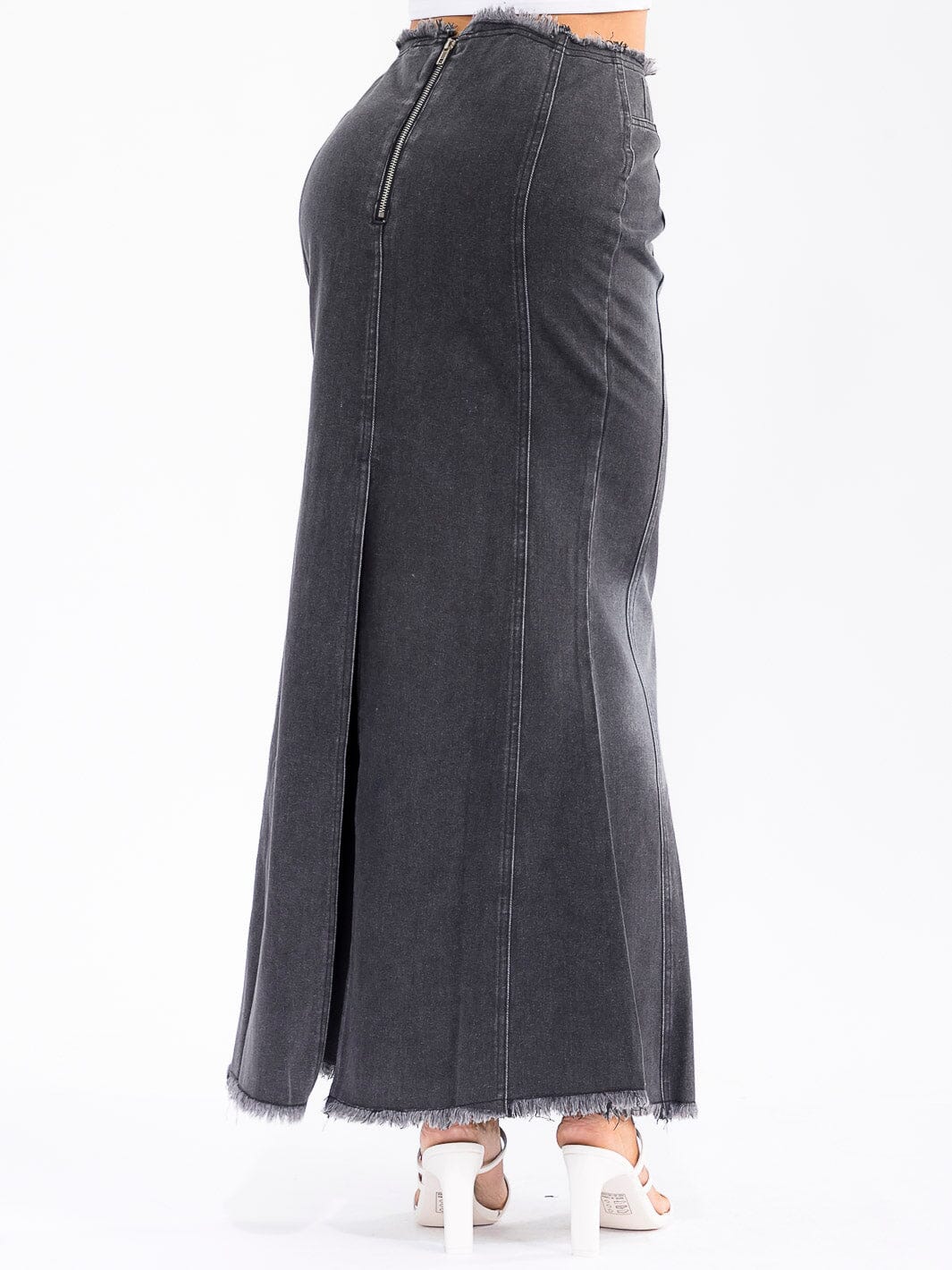 WOMEN'S ZIPPER CLOSURE WASHED DENIM MAXI SKIRT