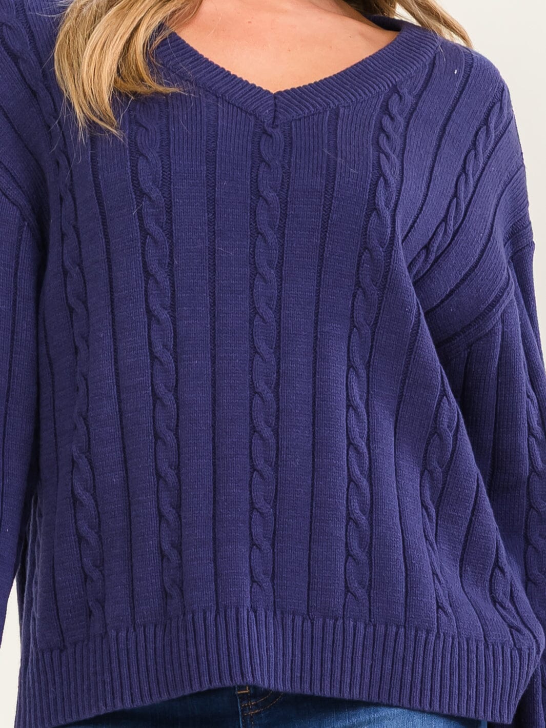 WOMEN'S LONG SLEEVE V-NECK CABLE KNIT PULLOVER SWEATER