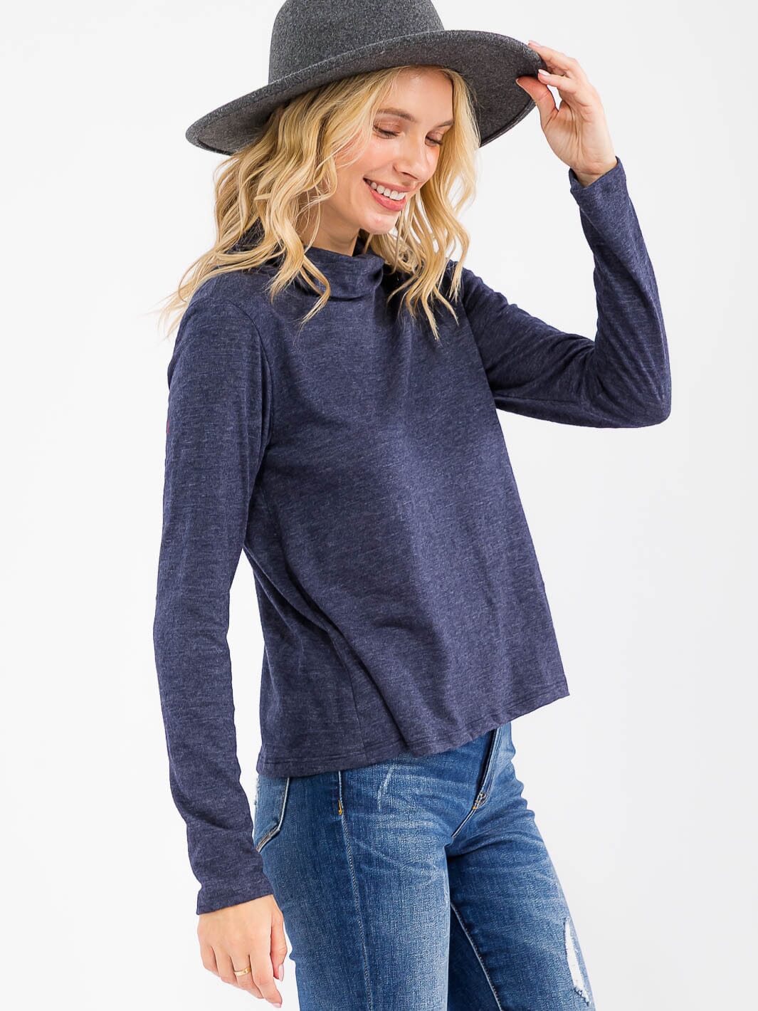 WOMEN'S LONG SLEEVE TURTLE NECK TOP