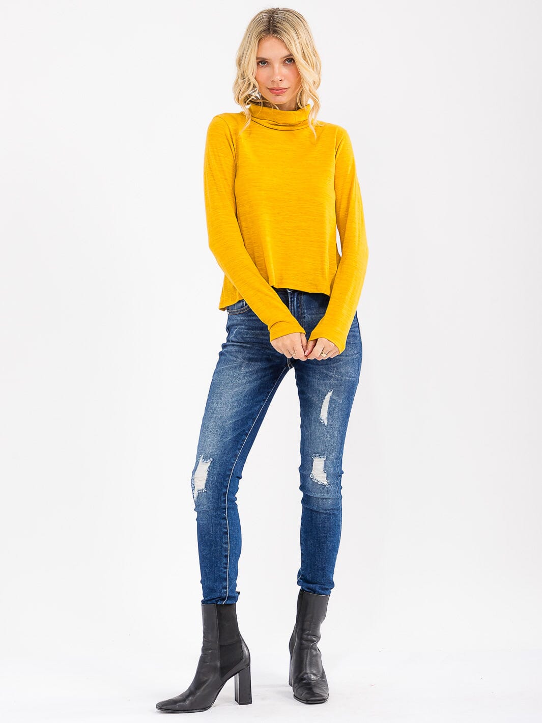 WOMEN'S LONG SLEEVE TURTLE NECK TOP
