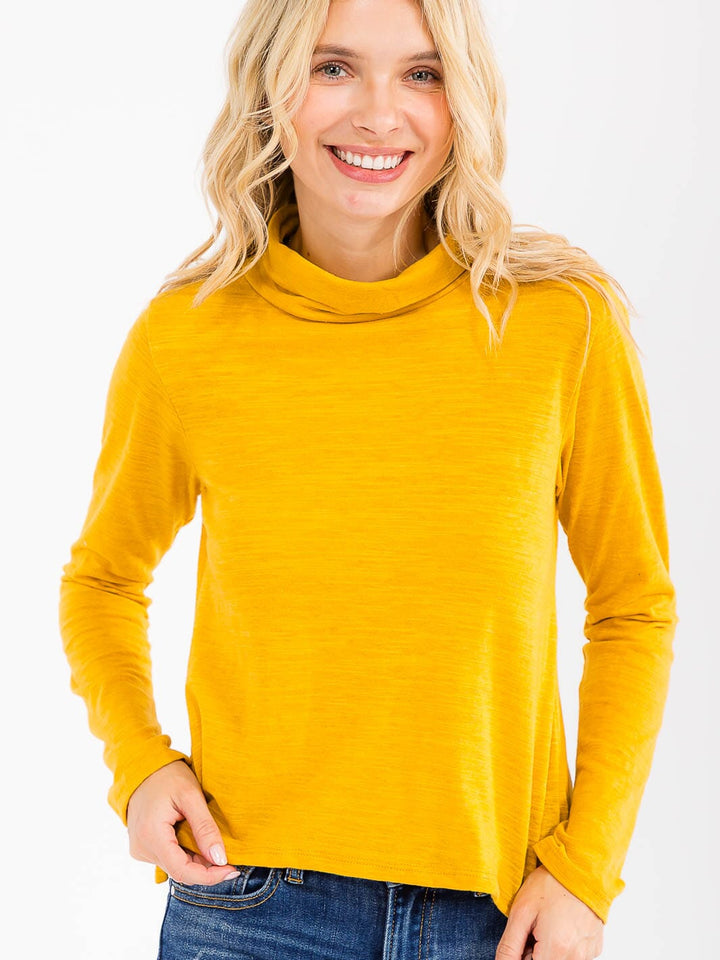 WOMEN'S LONG SLEEVE TURTLE NECK TOP