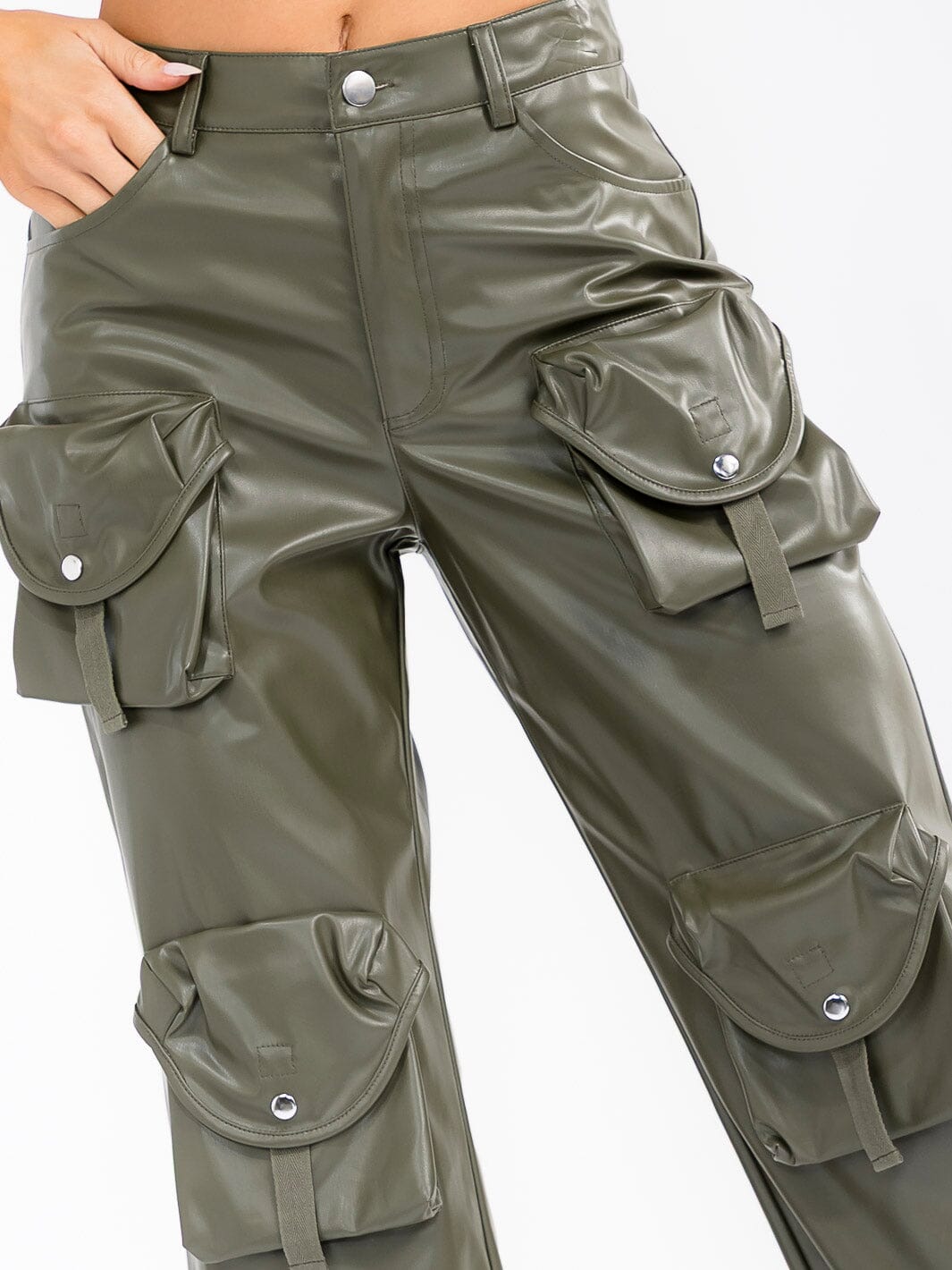 WOMEN'S BUTTON CLOSURE CARGO POCKETS WIDE LEG PU PLEATHER PANTS