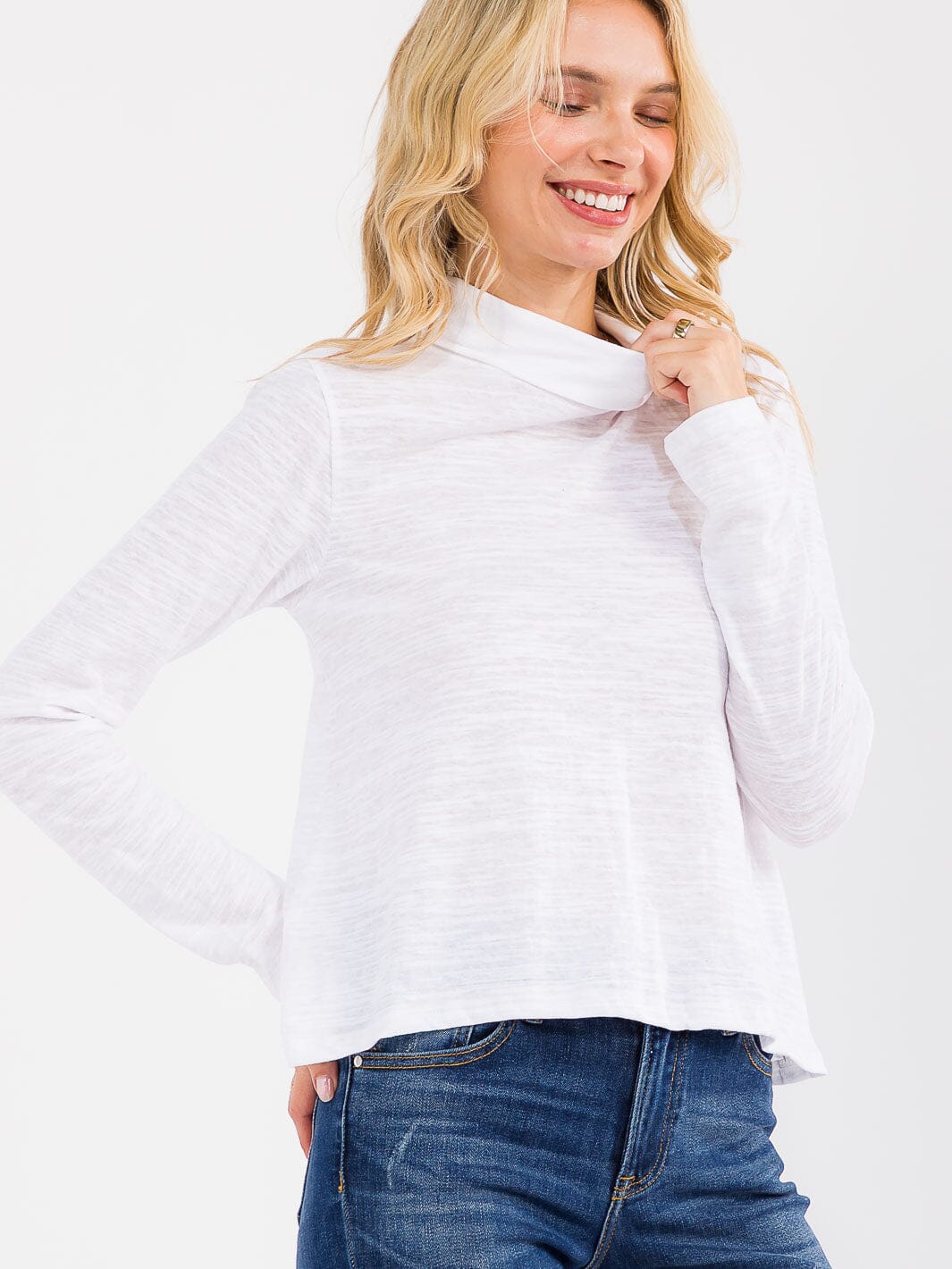 WOMEN'S LONG SLEEVE TURTLE NECK TOP